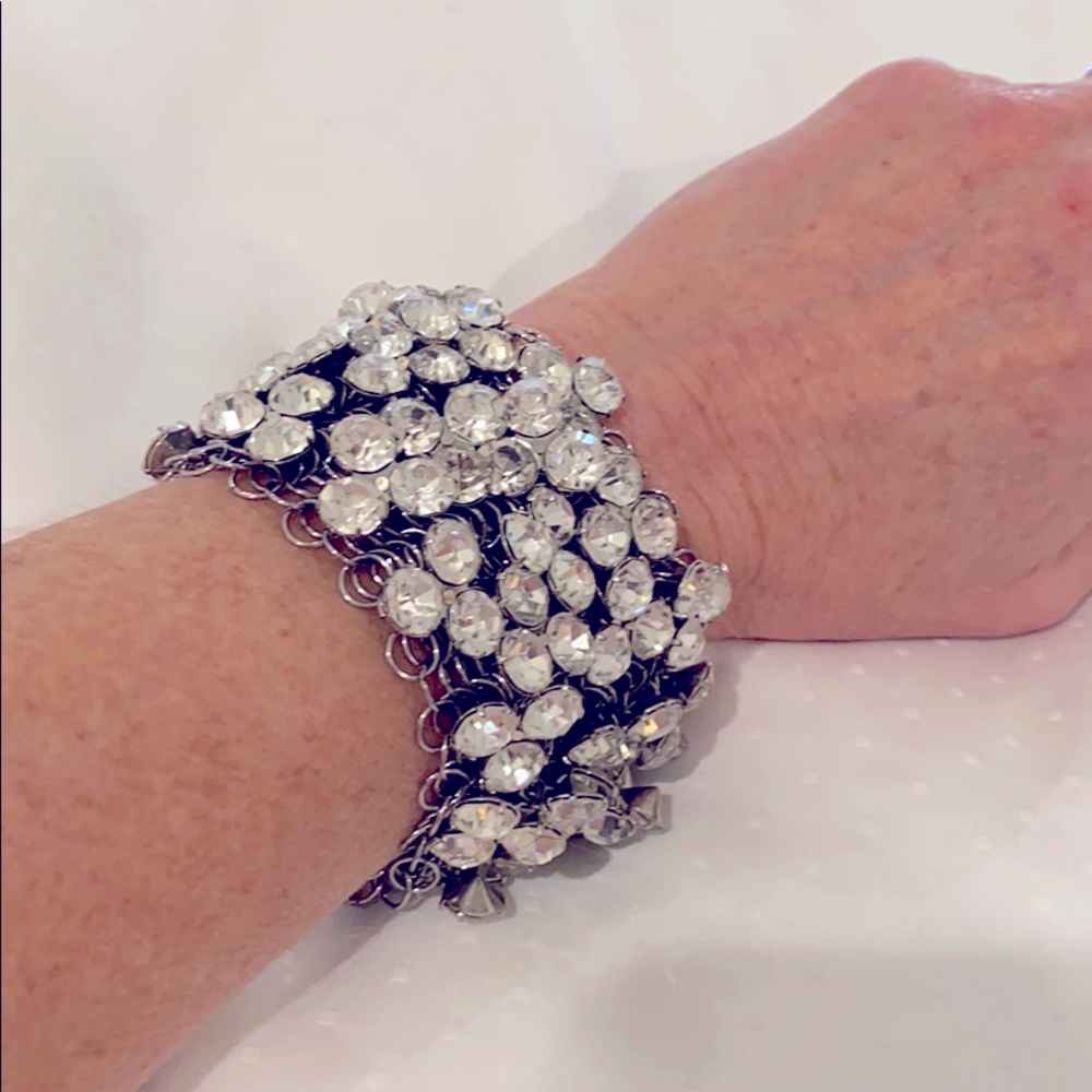 Dazzling crystal and mesh bracelet❤️